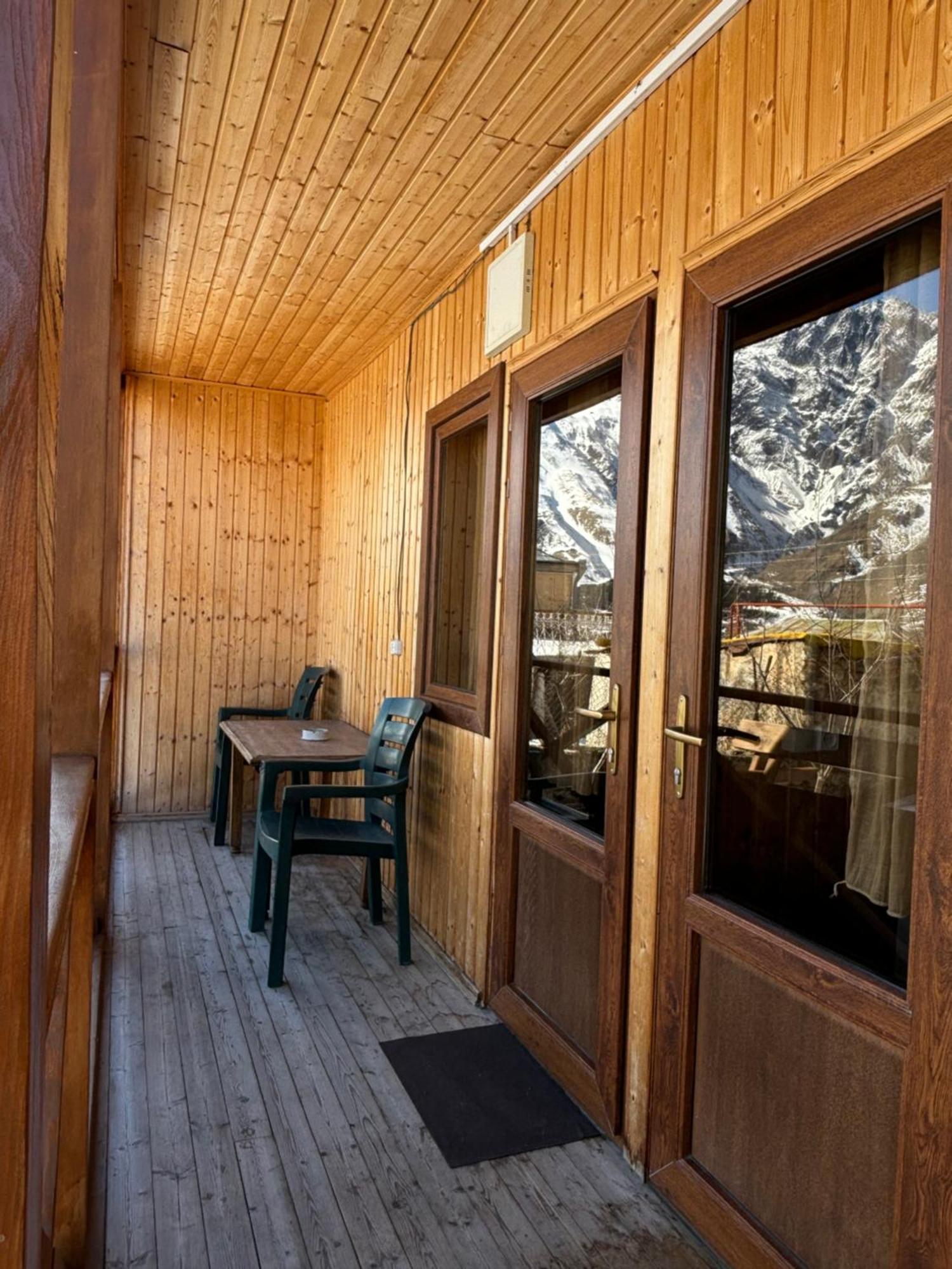 Family Hostel Nika Kazbegi Exterior foto